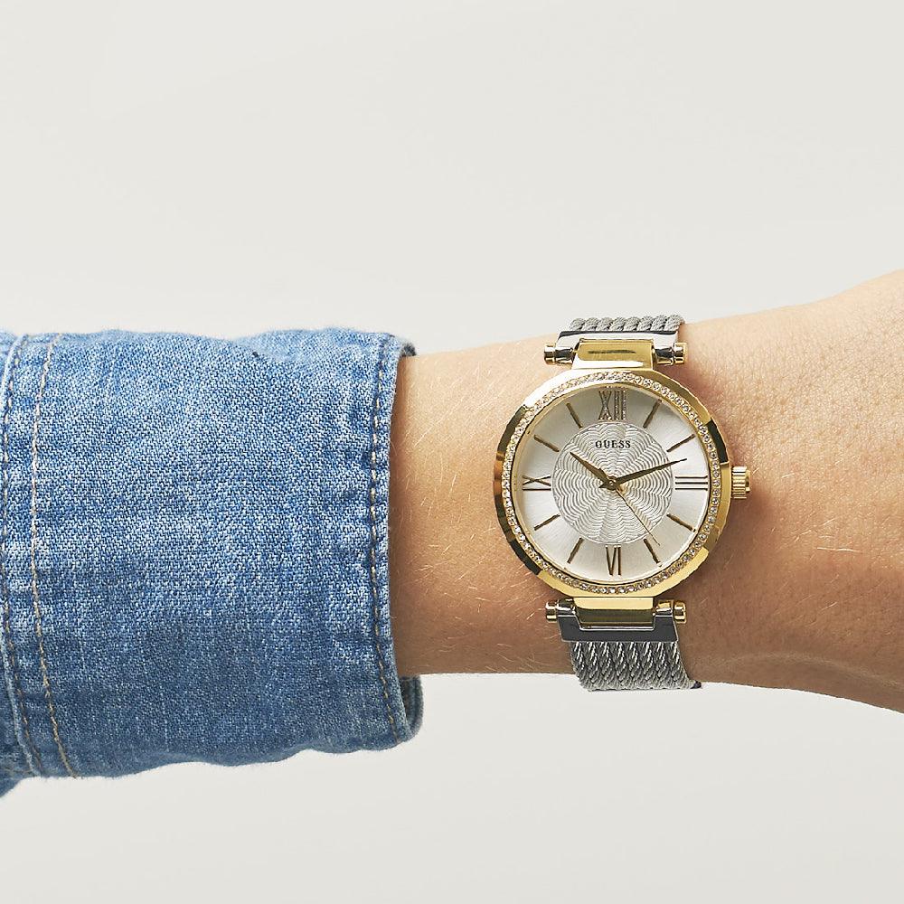 Guess W0638l7